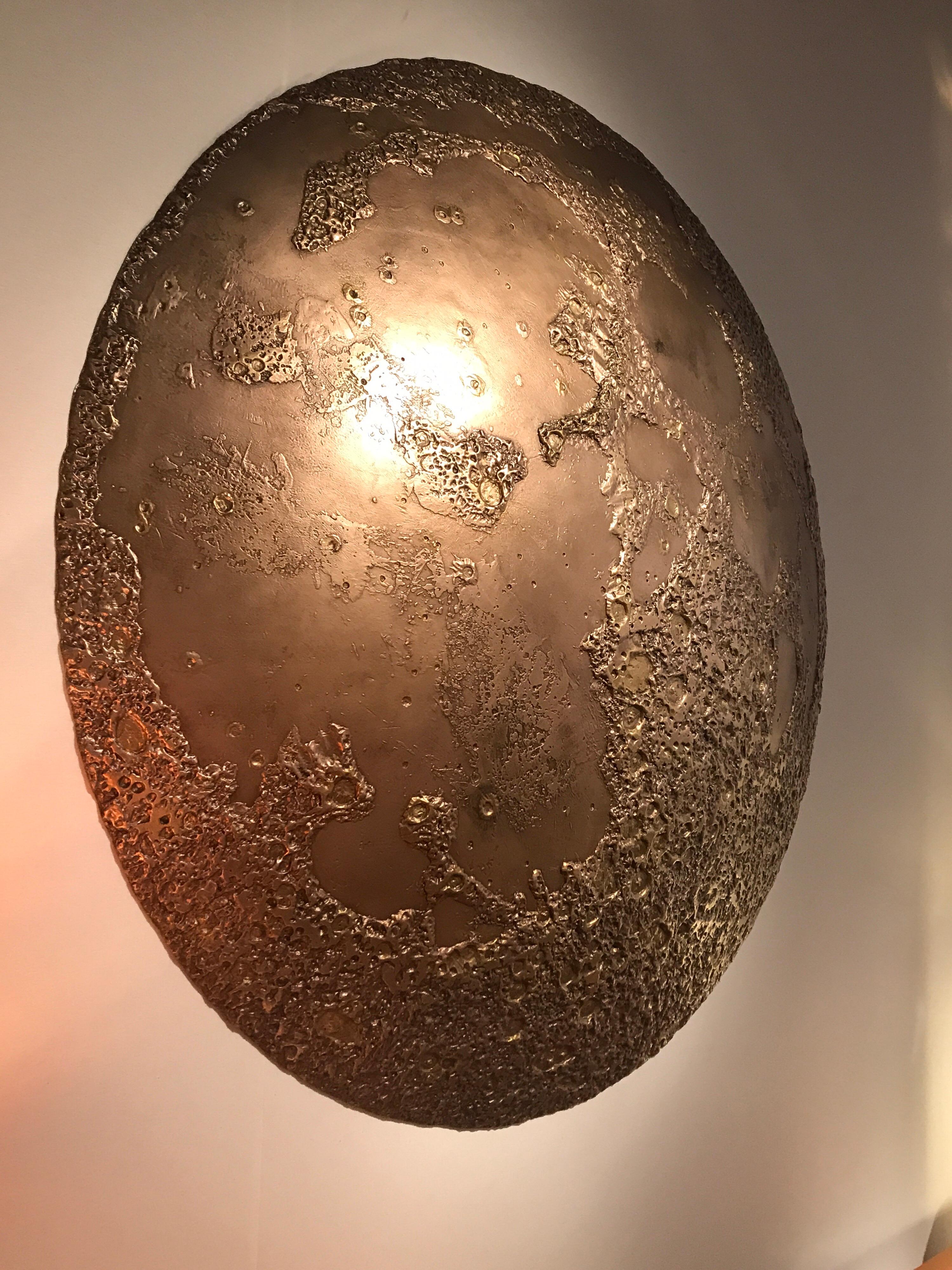 Bronze and resin moon wall-mounted sculpture by the French artist Michel Pichard
Unique piece
Measures: larger dimensions 150 cm diameter for 20 cm depth.