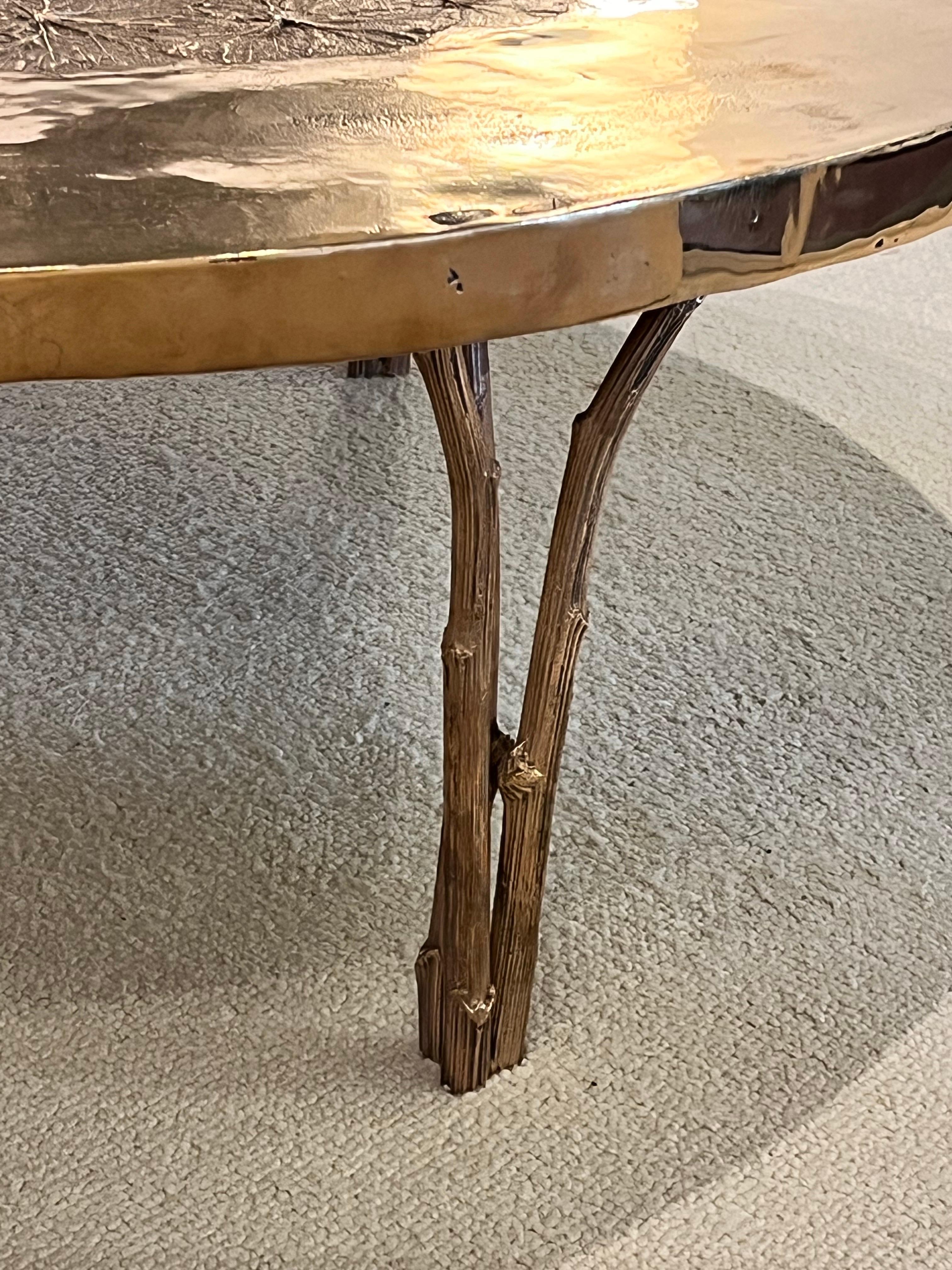 Crown-Tisch von Clotilde Ancarani – handgefertigte Kronleuchter aus Bronzeguss im Angebot 2
