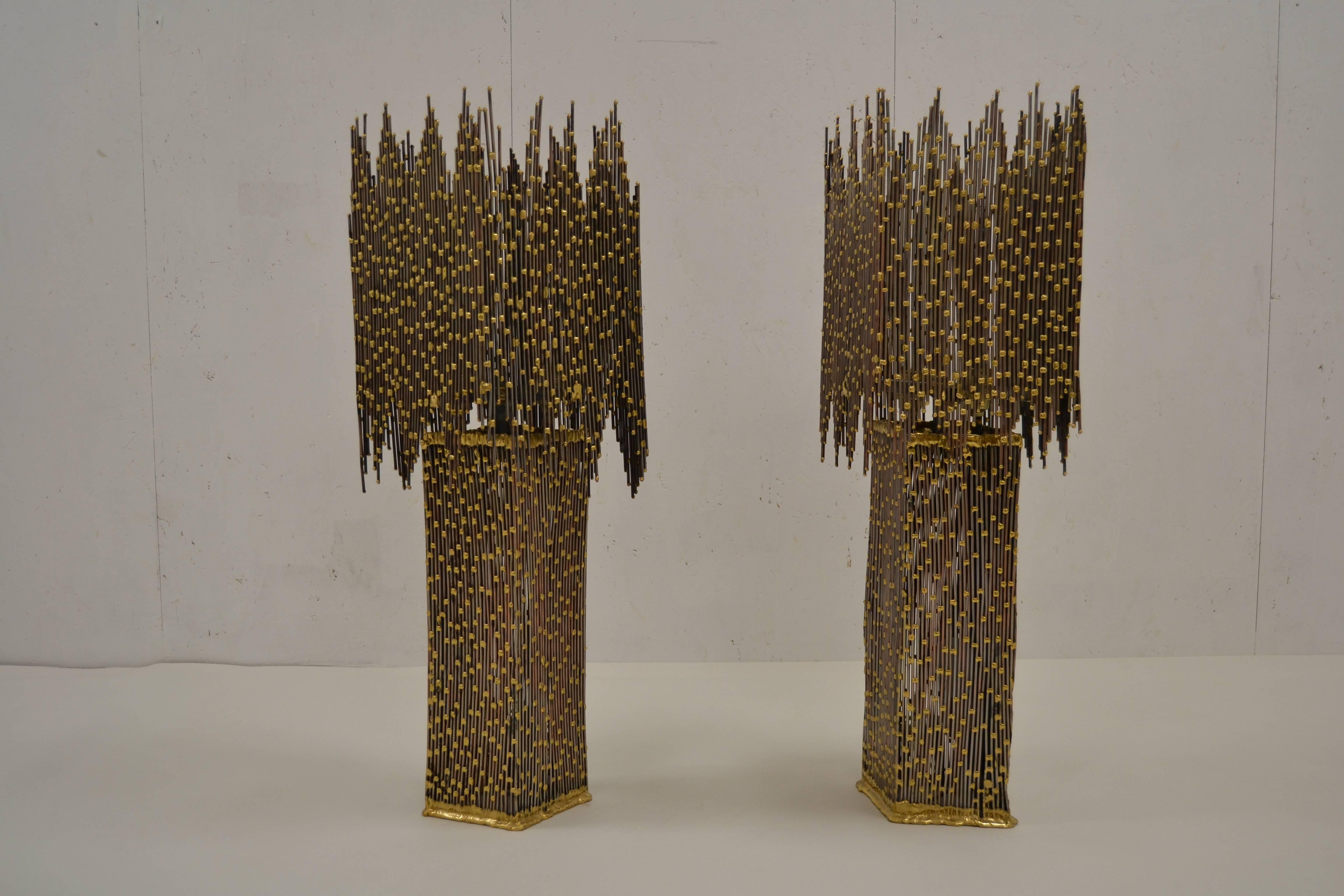 Large Pair of Brutalist massif brass table lamps by the French artist Herny Fernandez, France, circa 1970.
Lamps are in great condition. Impressive work of quality.
Rewired.