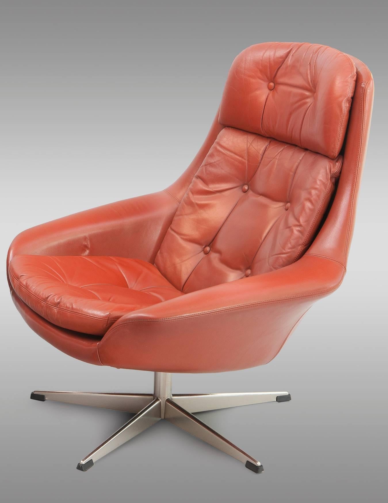 Norwegian Leather Swivel Armchairs by Henry Walter Klein, 1970 In Good Condition In Saint-Ouen, FR