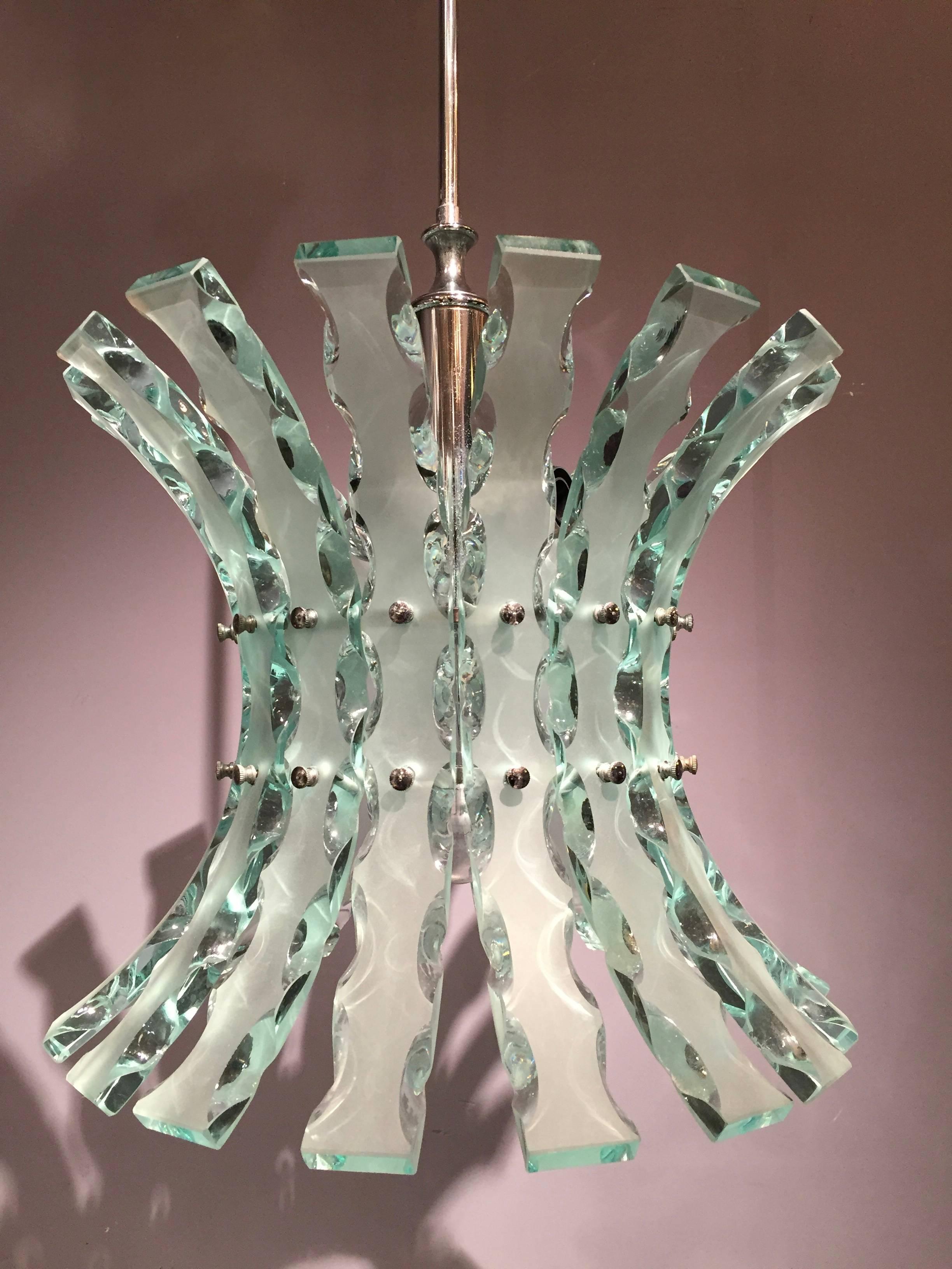 Diabolo shape frosted glass and chrome chandelier in the style of Fontana Arte made by Zero Quattro. Perfect condition, Italy, 1970-1980.