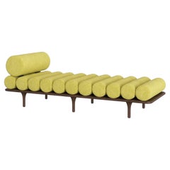Tacchini Italia „Five to Nine“ Splendor 1 – Daybed aus Stoff und Walnussholz von Studiopepe