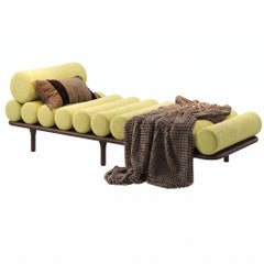 Tacchini Italia „Five to Nine“ Splendor 1 – Daybed aus Stoff und Walnussholz von Studiopepe