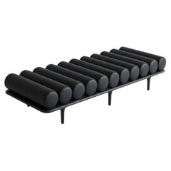 Tacchini „Five to Nine“ Tagesbett – Bank von Studiopepe, Leder schwarz – schwarzes Gestell