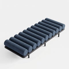 Tacchini „Five to Nine“ Tagesbett – Bank von Studiopepe, Stoff „Eboni“ – schwarzes Gestell