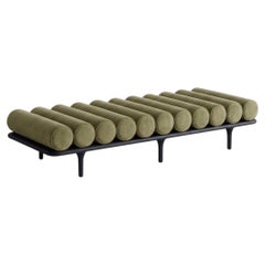 Divano letto Tacchini "Five to Nine" - Panca di Studiopepe in tessuto Efeu - Base nera