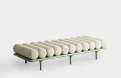 Divano letto Tacchini "Five to Nine" - Panca di Studiopepe in tessuto Loren - Base verde