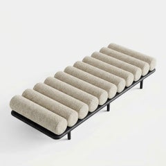 Tacchini „Five to Nine“ Daybed – Bank von Studiopepe, Stoffausführung „Take“, schwarzes Gestell