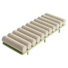 Divano letto Tacchini "Five to Nine" - Panca di Studiopepe, rivestimento in tessuto - Base verde