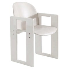 Chaise de luxe blanche brillante avec accoudoirs « Tacchini Dialogo » de Tobia Scarpa