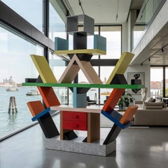 La bibliothèque et cloison emblématique « Carlton » d'Ettore Sottsass pour Memphis Milano