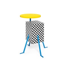 Memphis Milano Kristall Lacquered Side Table / Coffee table by Michele De Lucchi