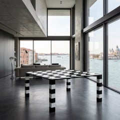 Tavolo quadrato italiano "Pierre" di Memphis Milano, disegnato da George J. Sowden, nero/bianco