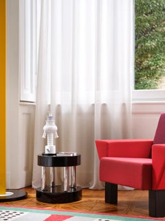 Table basse / table d'appoint « Hyatt » de Memphis Milano, couleur noir, par Ettore Sottsass