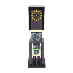 Reloj de pie / reloj de columna «Metropole» de George J. Sowden para Memphis Milano