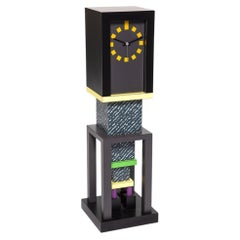 Reloj de pie / reloj de columna «Metropole» de George J. Sowden para Memphis Milano