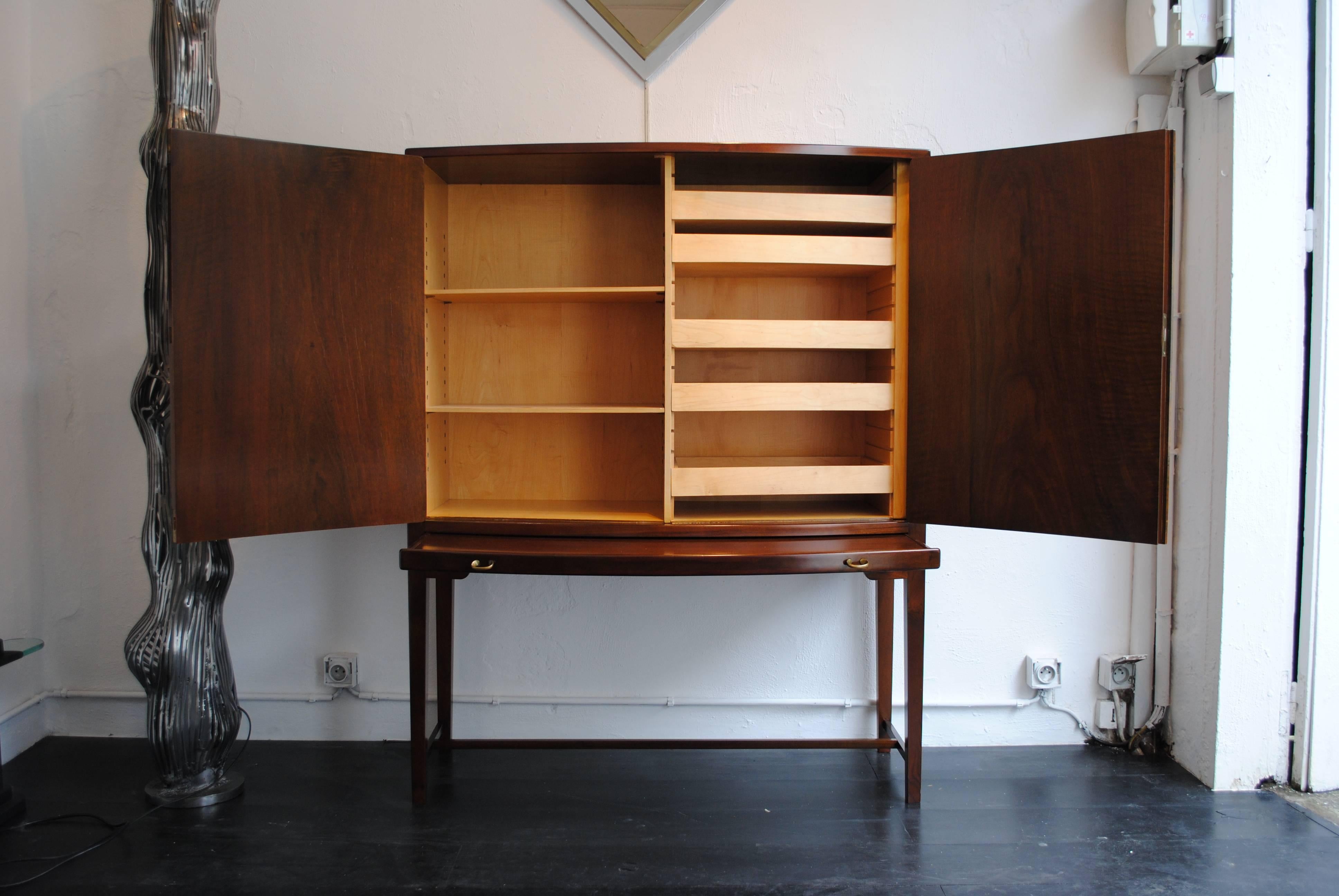 Rare Curved Highboy Cabinet by Ole Wanscher for Illums Bolighus, Denmark, 1940s In Excellent Condition In Saint-Ouen, FR