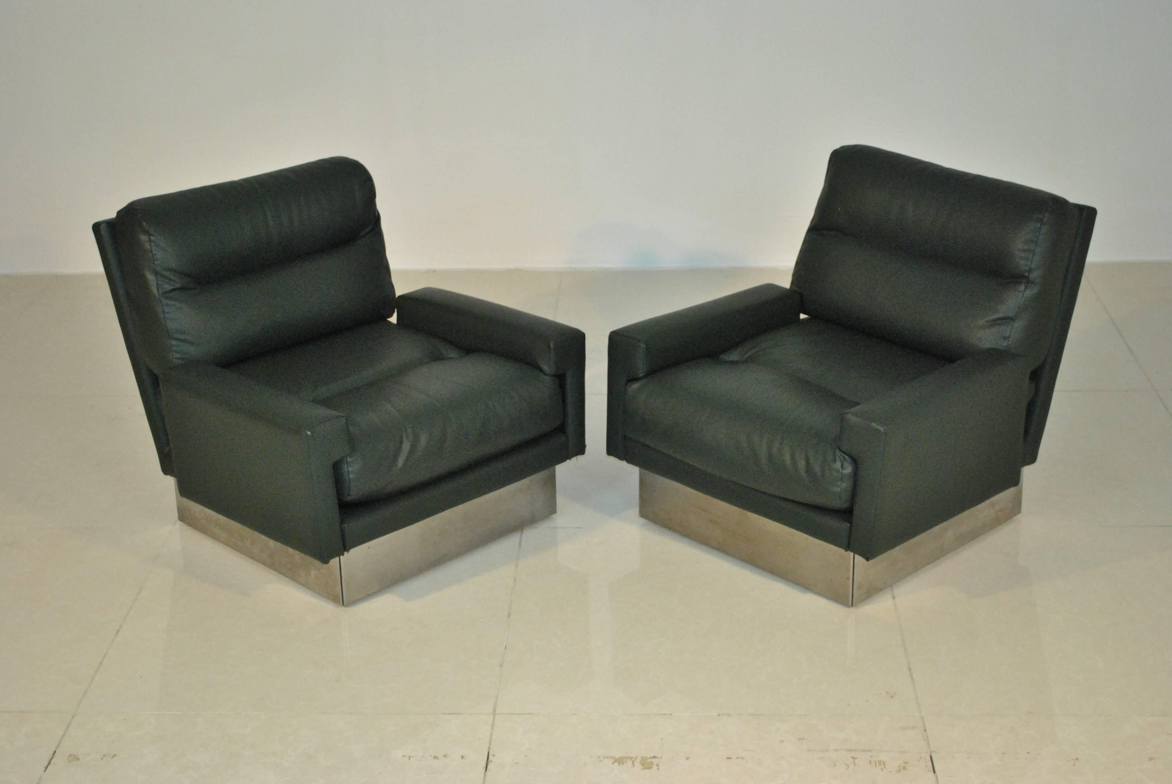 Rare Pair of Armchairs by Jacques Charpentier, France, 1970s In Excellent Condition For Sale In Saint-Ouen, FR