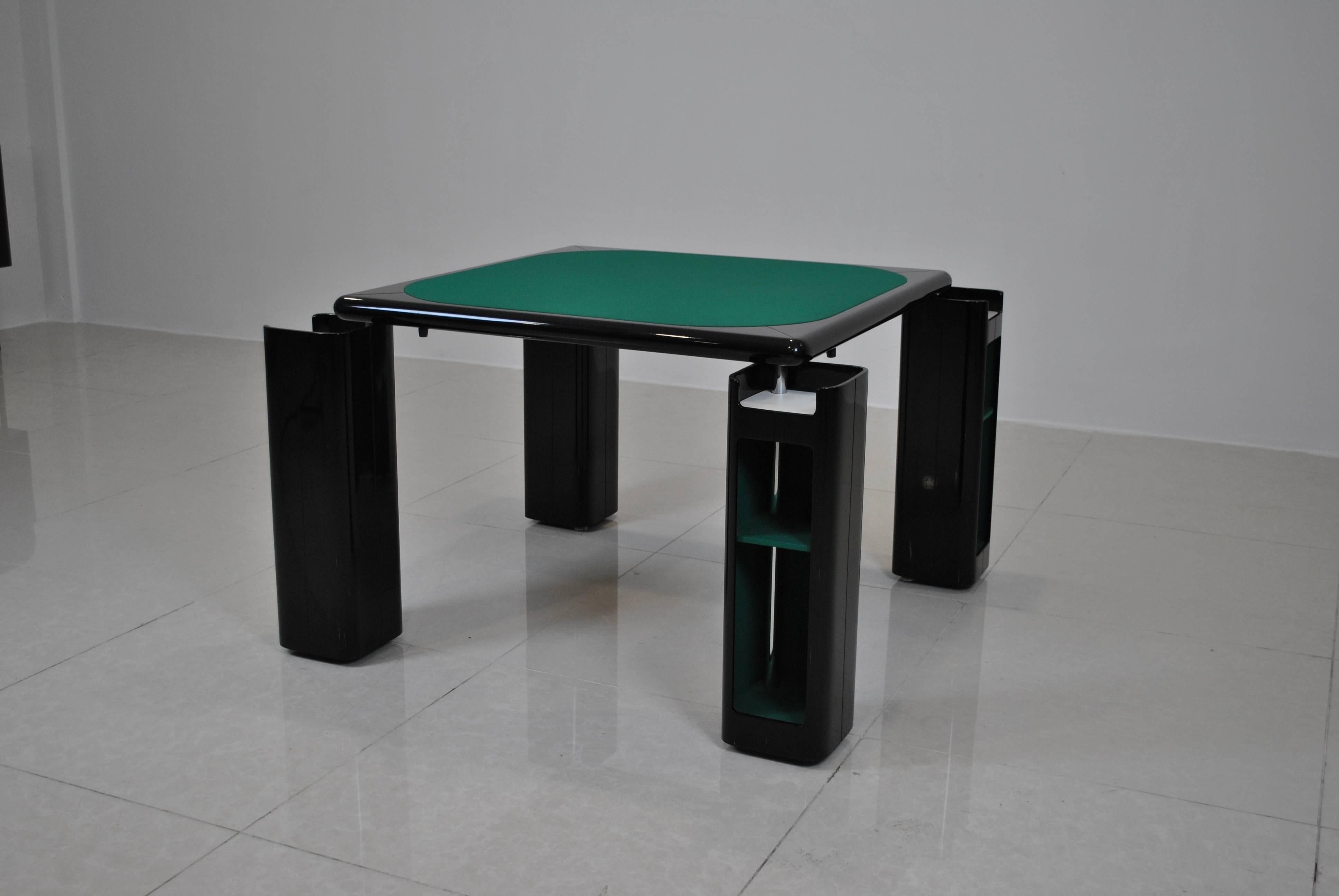 A rare and very good condition card table by Pierluigi Molinari and edited by Pozzi Milano. The table dates for the early 1970s and is stylisticly near to pieces by Joe Colombo who also worked for Pozzi.

The table is in very good vintage