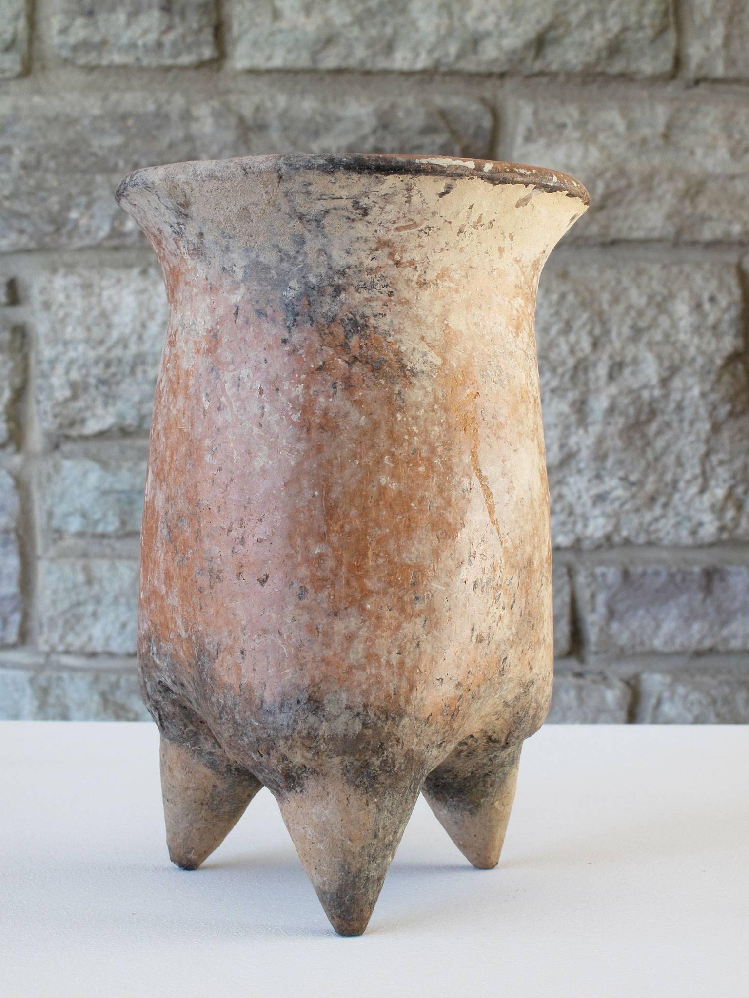 Ancient Chinese Neolithic Ceramic Tripod Vessel by the Xiajiadian Culture In Good Condition For Sale In Los Angeles, CA