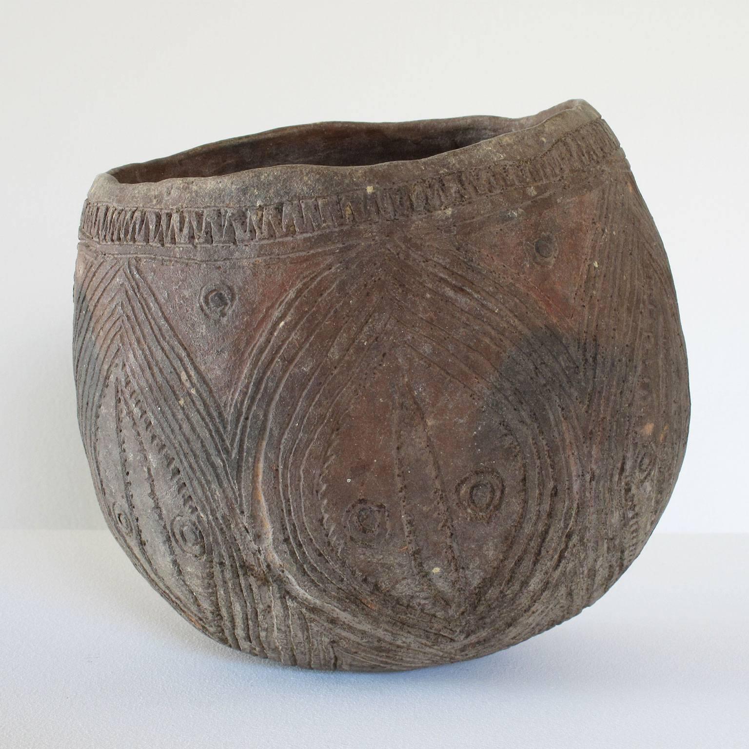 Primitive Antique Abelam Clay Serving Vessel with Figurative Design from Papua New Guinea For Sale