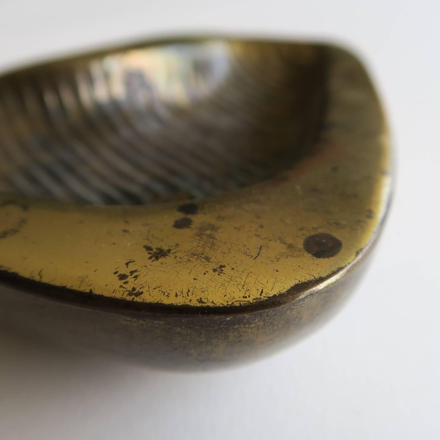 Mid-Century Modern Ben Seibel Decorative Modernist Organic Heart or Kidney Shaped Brass Metal Tray For Sale