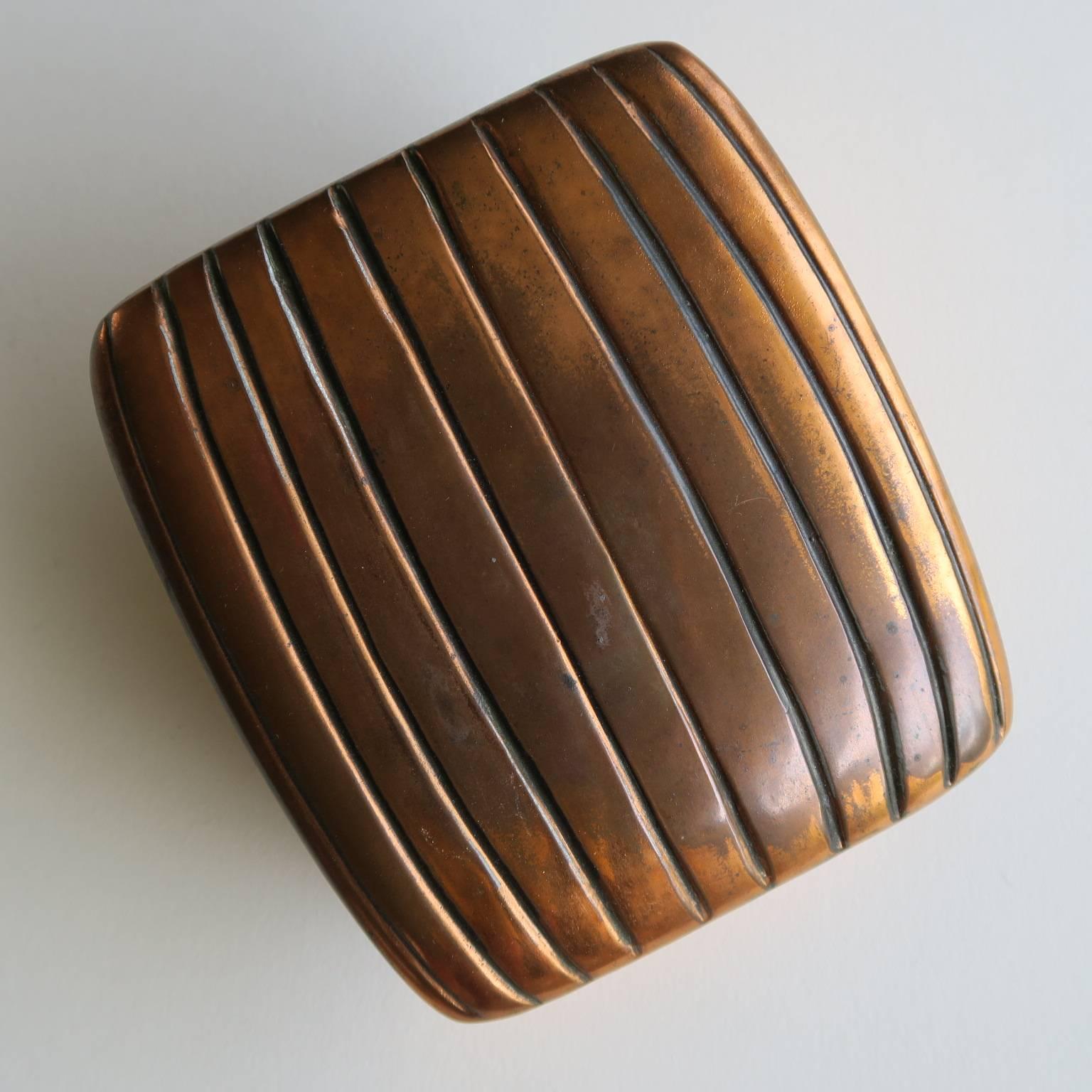 Vintage Decorative Copper-Plated Metal Box in Rectangular Form with Lines Design For Sale 1