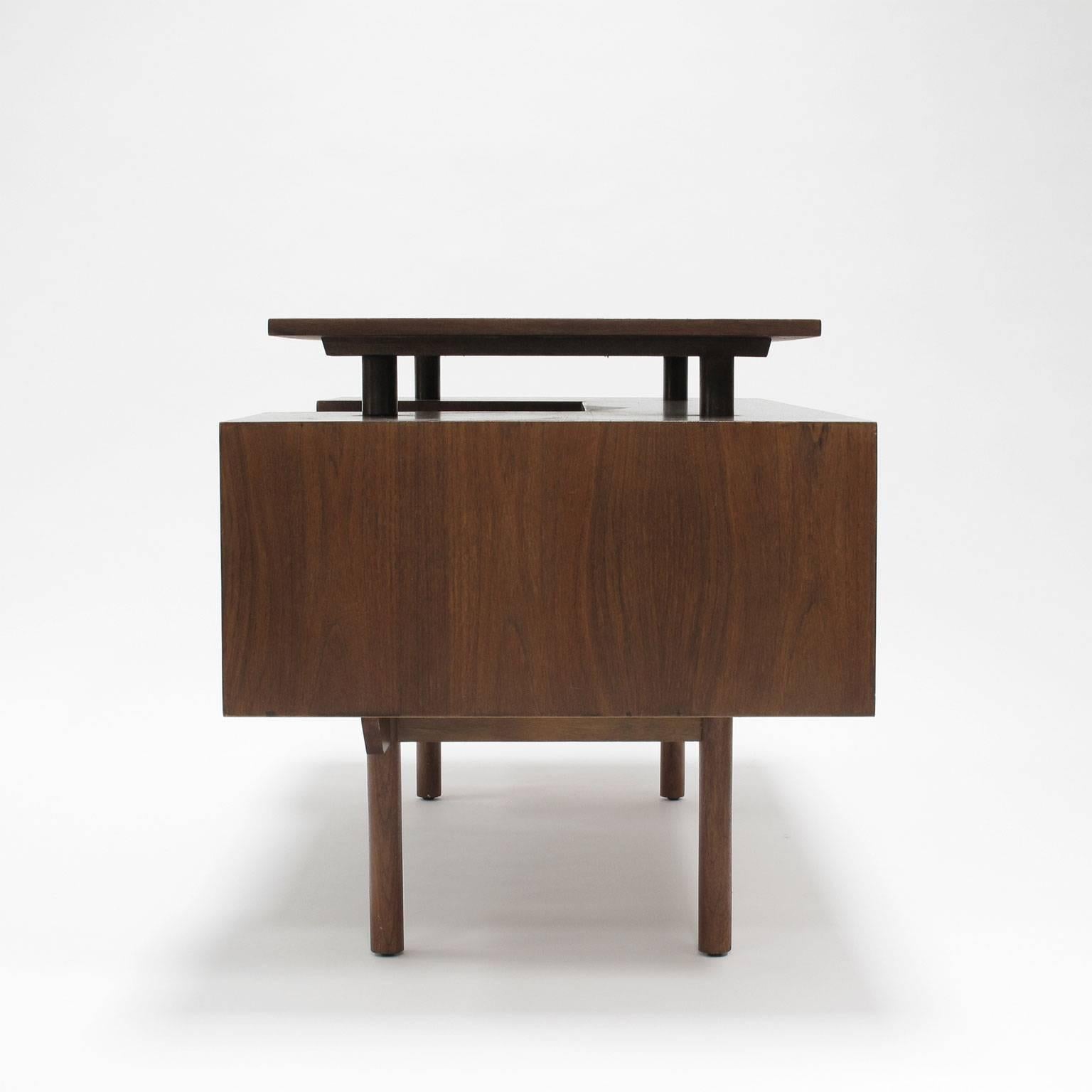 Walnut Milo Baughman Executive Desk With Floating Top, 1960s For Sale