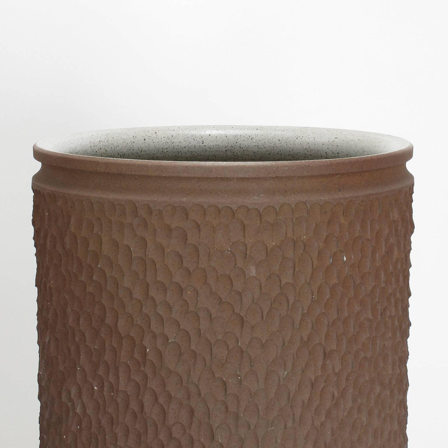 Hand-Carved David Cressey and Robert Maxwell 'Pebble' Design Ceramic Planter, 1970s For Sale