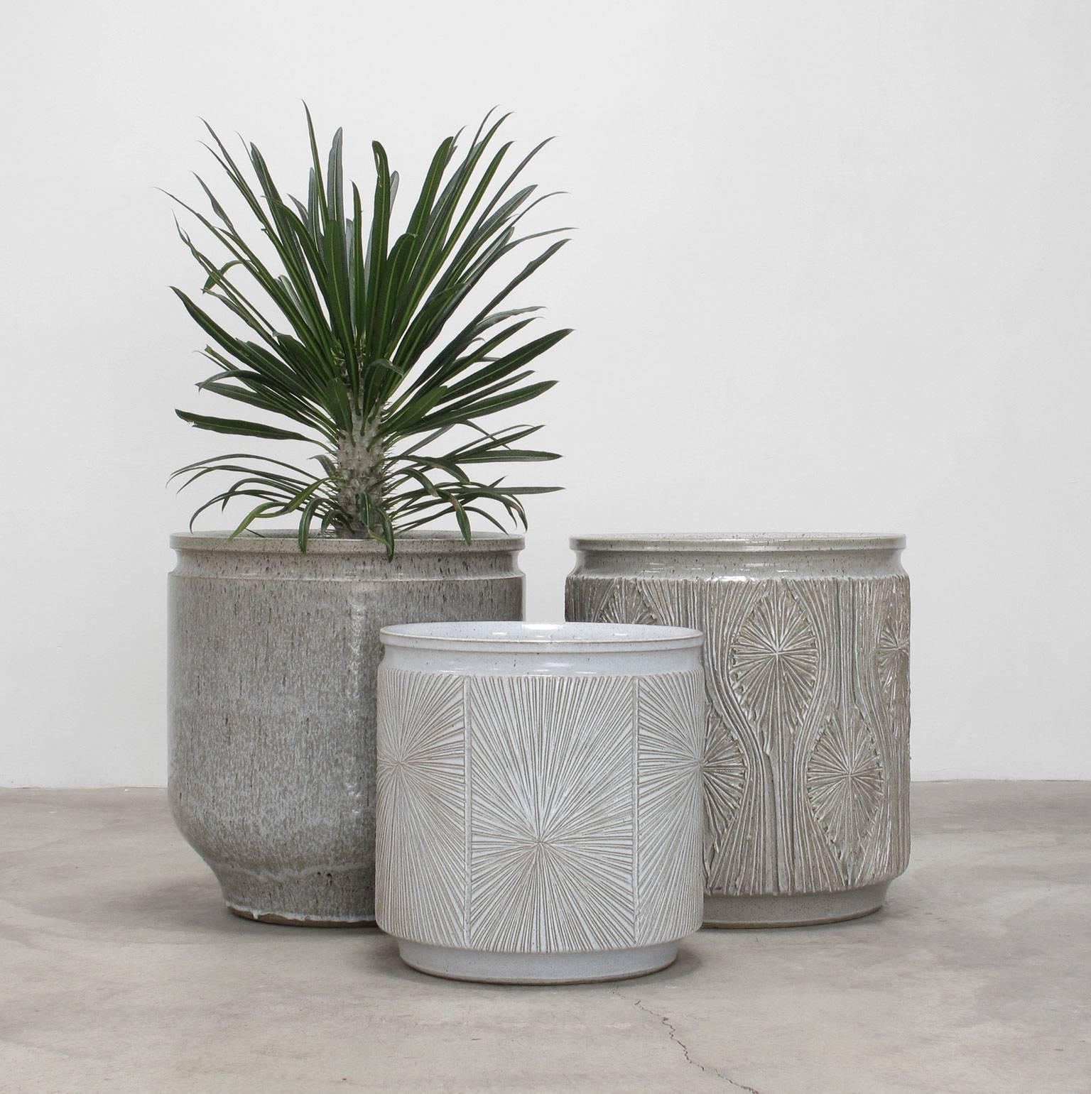 American David Cressey and Robert Maxwell Large Glazed Grey Ceramic Planter, 1970s For Sale