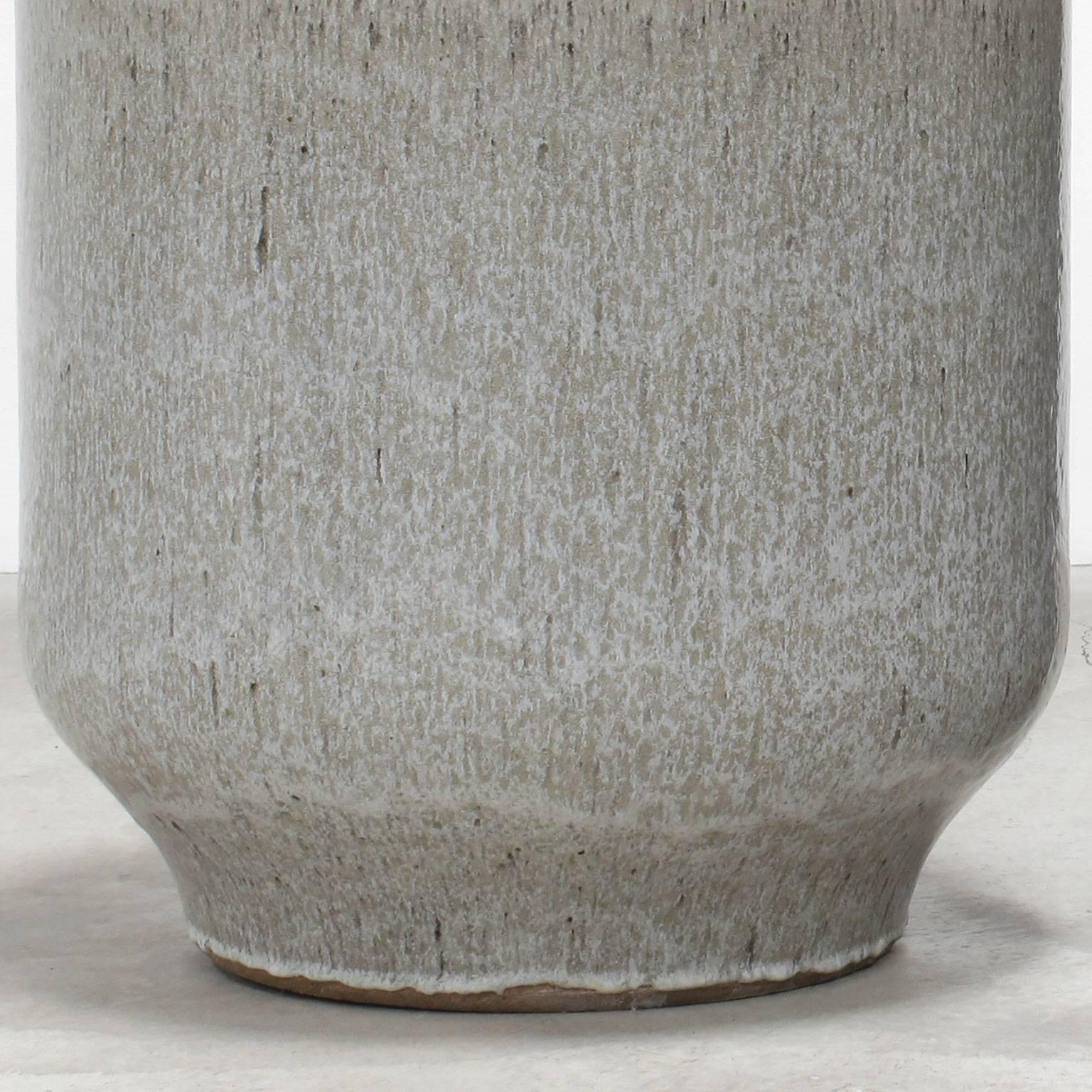 David Cressey and Robert Maxwell Large Glazed Grey Ceramic Planter, 1970s In Excellent Condition For Sale In Los Angeles, CA