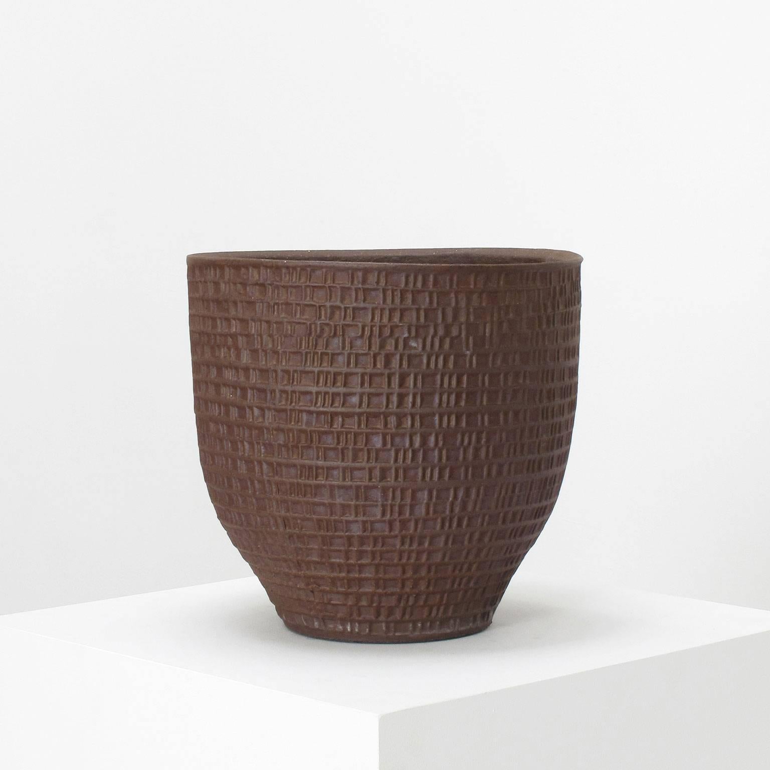David Cressey 'rectangle' design, stoneware, glazed, 1960s, Pro Artisan Collection, Architectural Pottery, Los Angeles, California, 12.25 high x 13.25 diameter inches (31 high x 33.7 diameter cm), 16.5 pounds.
