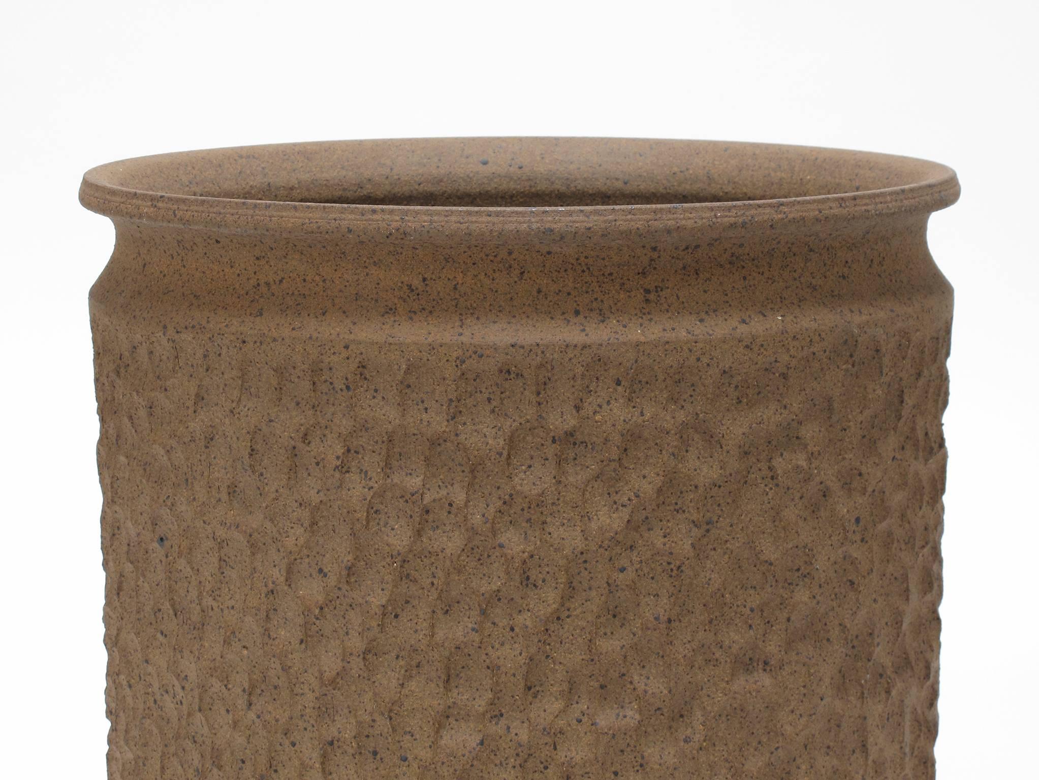 Hand-Crafted David Cressey & Robert Maxwell 'Pebble' Design Earthgender Ceramic Planter 1970s For Sale