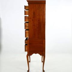 Fine American Queen Anne Cherry Highboy Chest of Drawers, New England