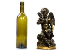 Sculpture française en bronze ancien représentant Cupidon assis « Jeunes » d'après Charles Sauvage