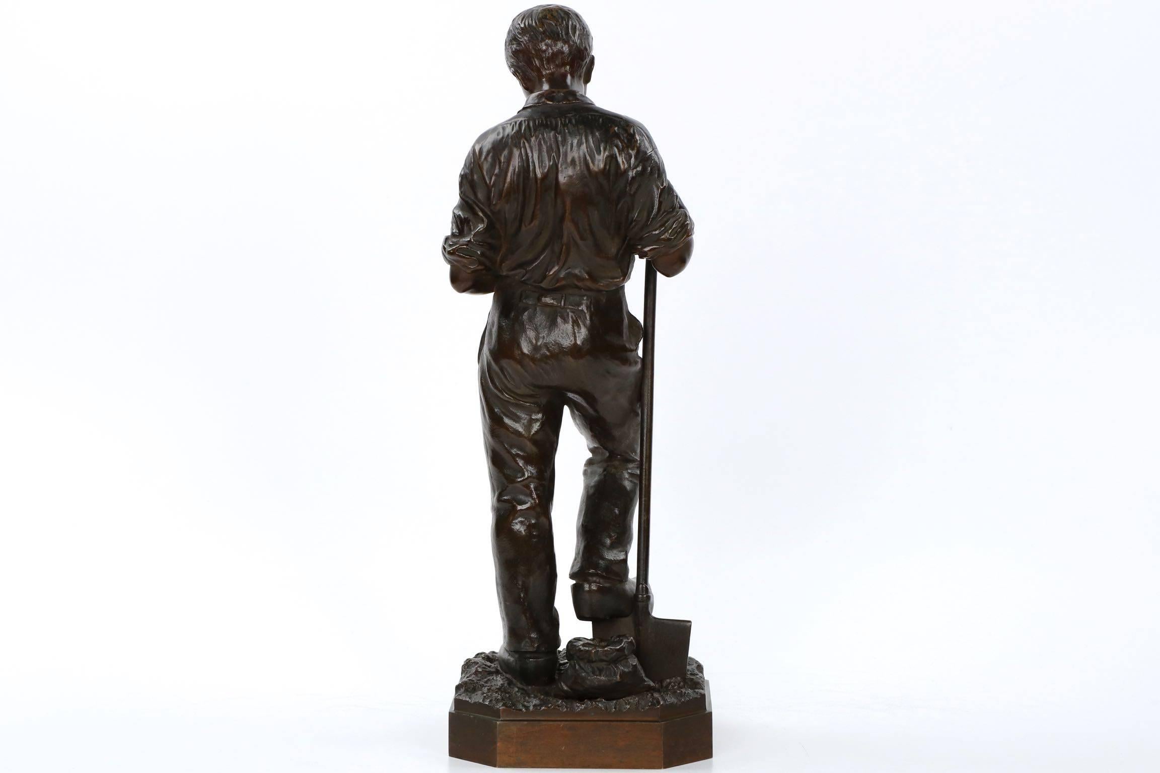 French Bronze Sculpture of Laborer Studying by Hippolyte Peyrol In Excellent Condition In Shippensburg, PA