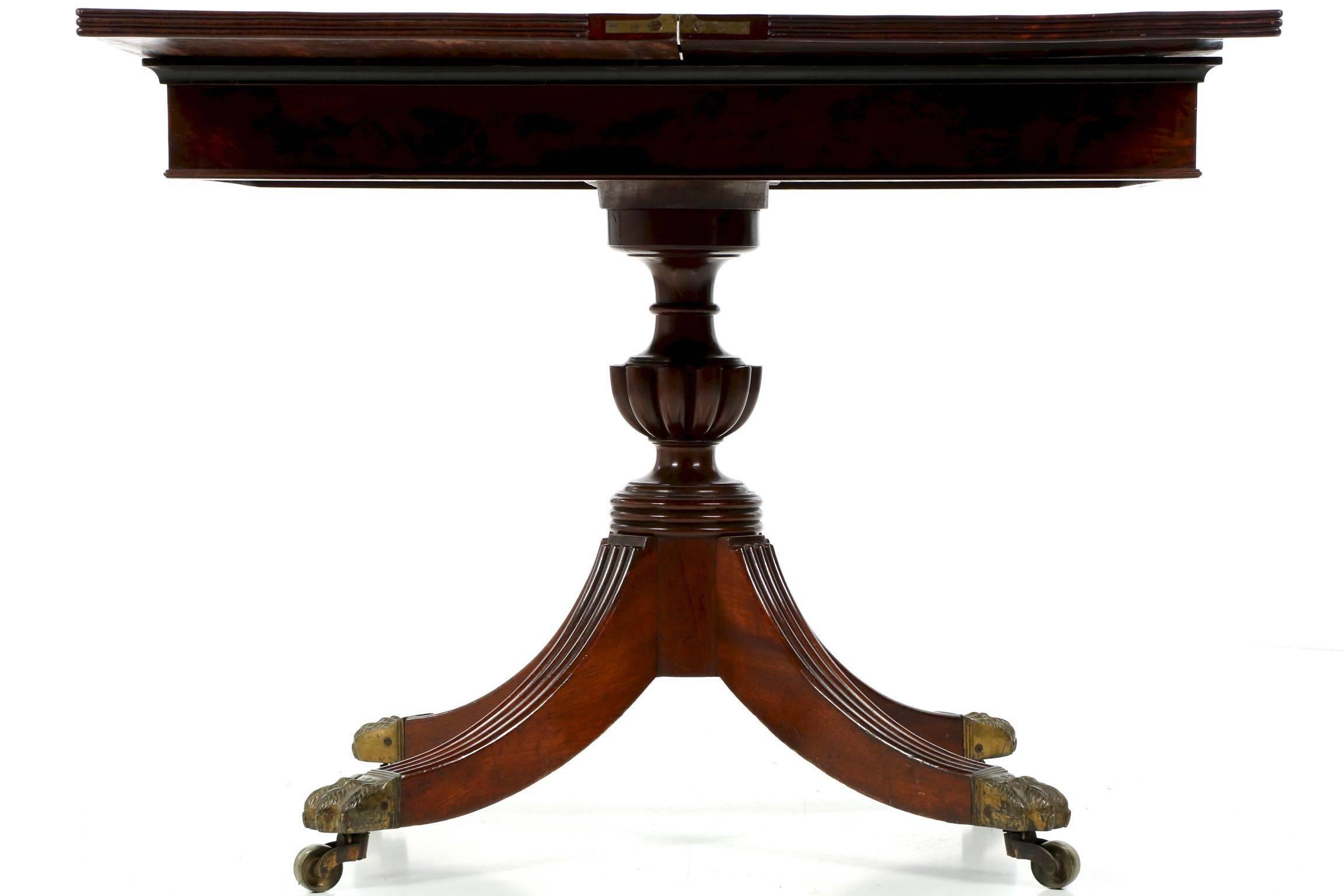 Fine American Classical Mahogany Flip-Top Card Table, Baltimore, circa 1830 1