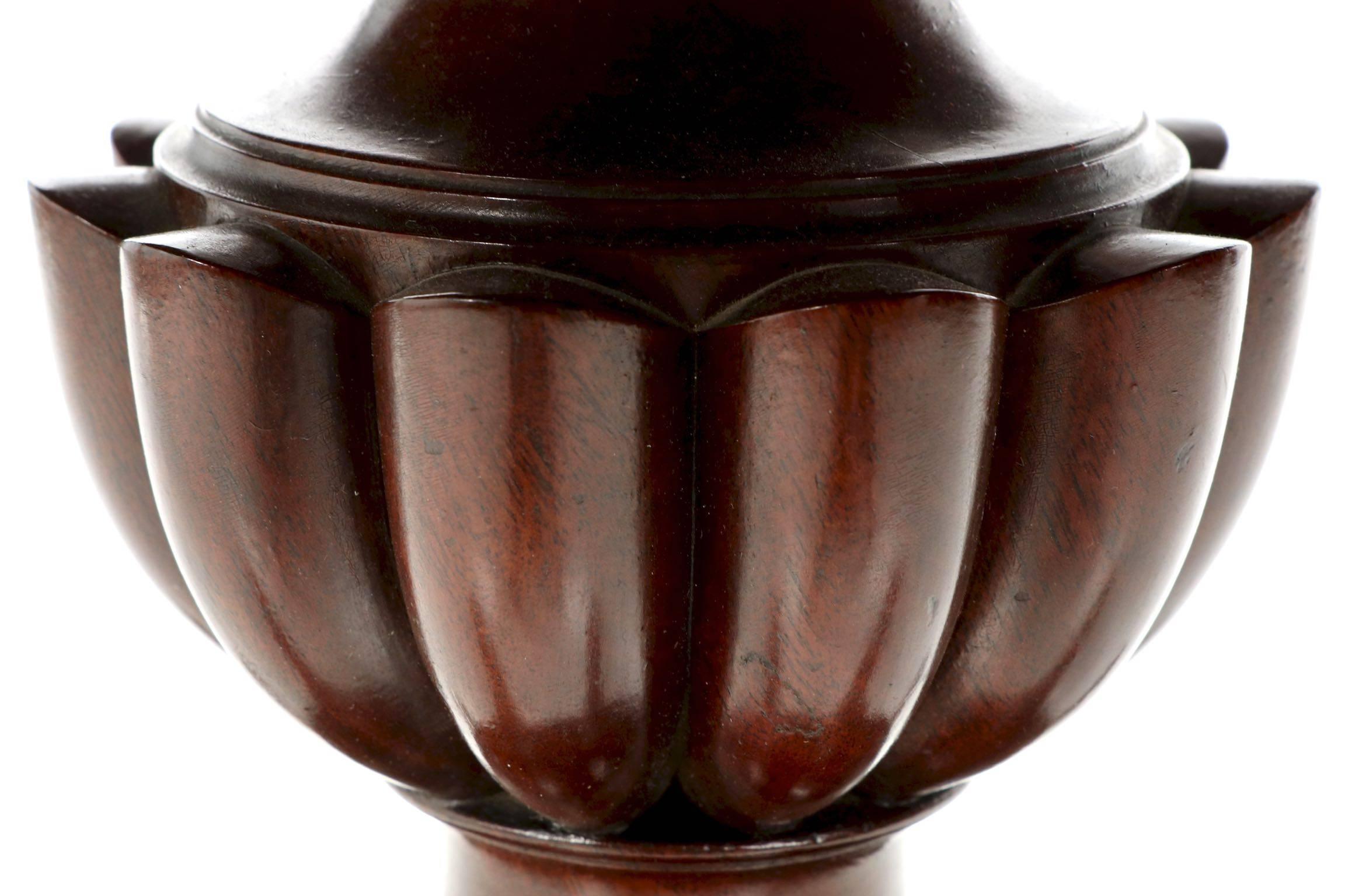 Fine American Classical Mahogany Flip-Top Card Table, Baltimore, circa 1830 3