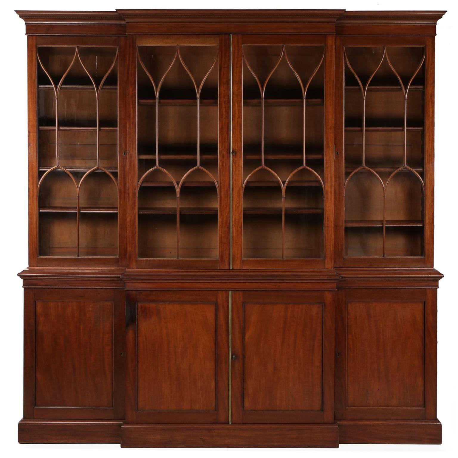 American Federal Mahogany Library Bookcase Breakfront Cabinet, circa 1795-1815