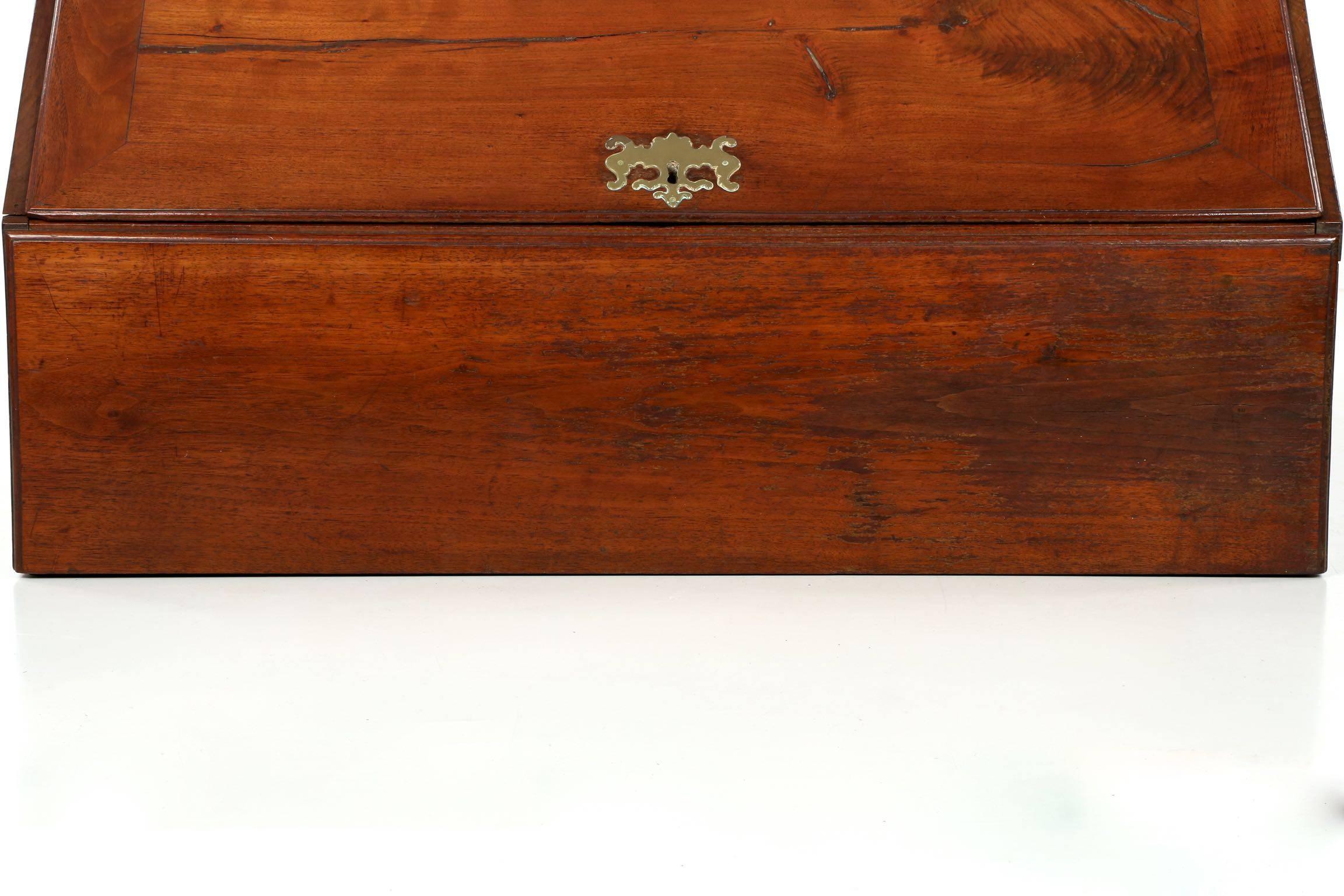 American Chippendale Walnut Slant Front Desk, Philadelphia, circa 1785 1