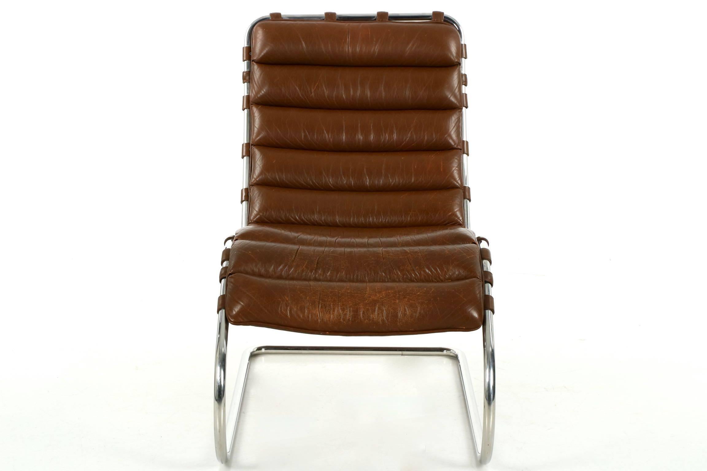 Fine Mies van der Rohe for Knoll MR Chaise Lounge in Original Leather In Excellent Condition In Shippensburg, PA