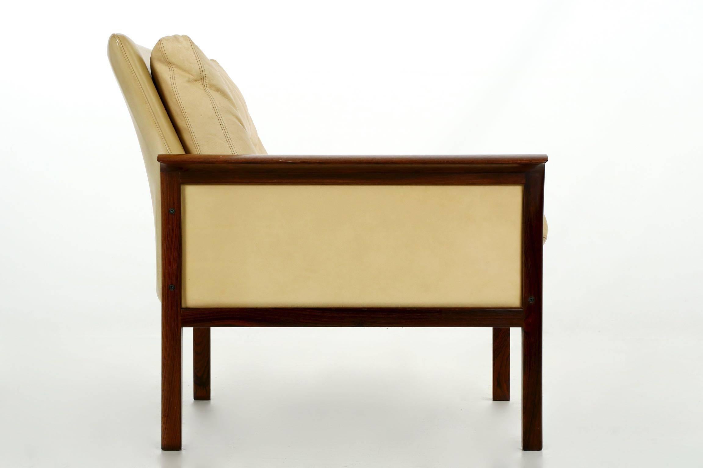 Veneer Sculpted Rosewood and Leather Lounge Chair by Hans Olsen for Vatne Møbler