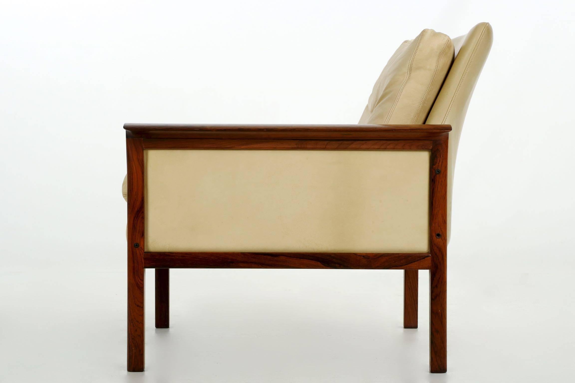 Mid-Century Modern Sculpted Rosewood and Leather Lounge Chair by Hans Olsen for Vatne Møbler