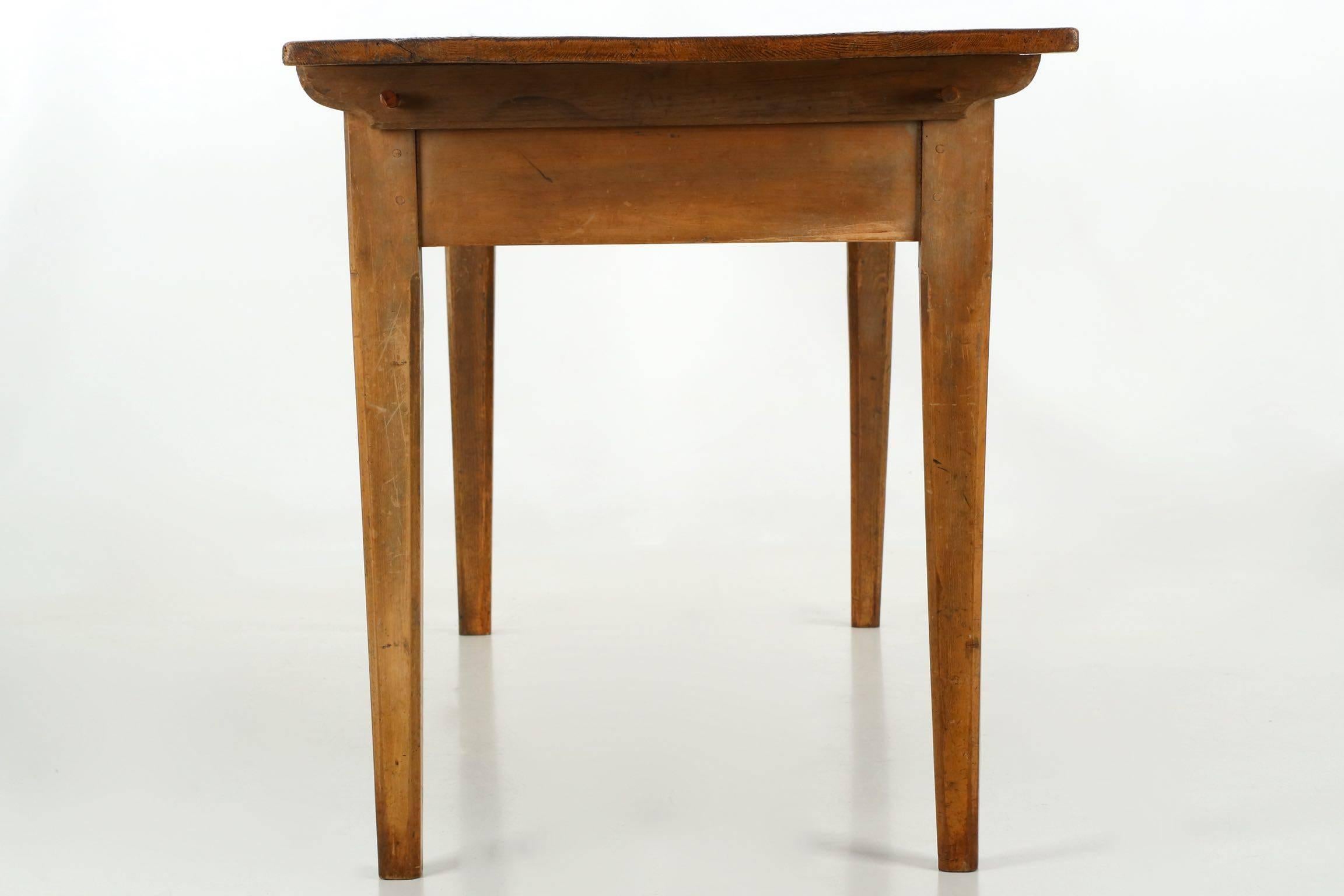 19th Century American Scrubbed Pine Harvest Farm Table in Early Ochre Paint In Distressed Condition In Shippensburg, PA