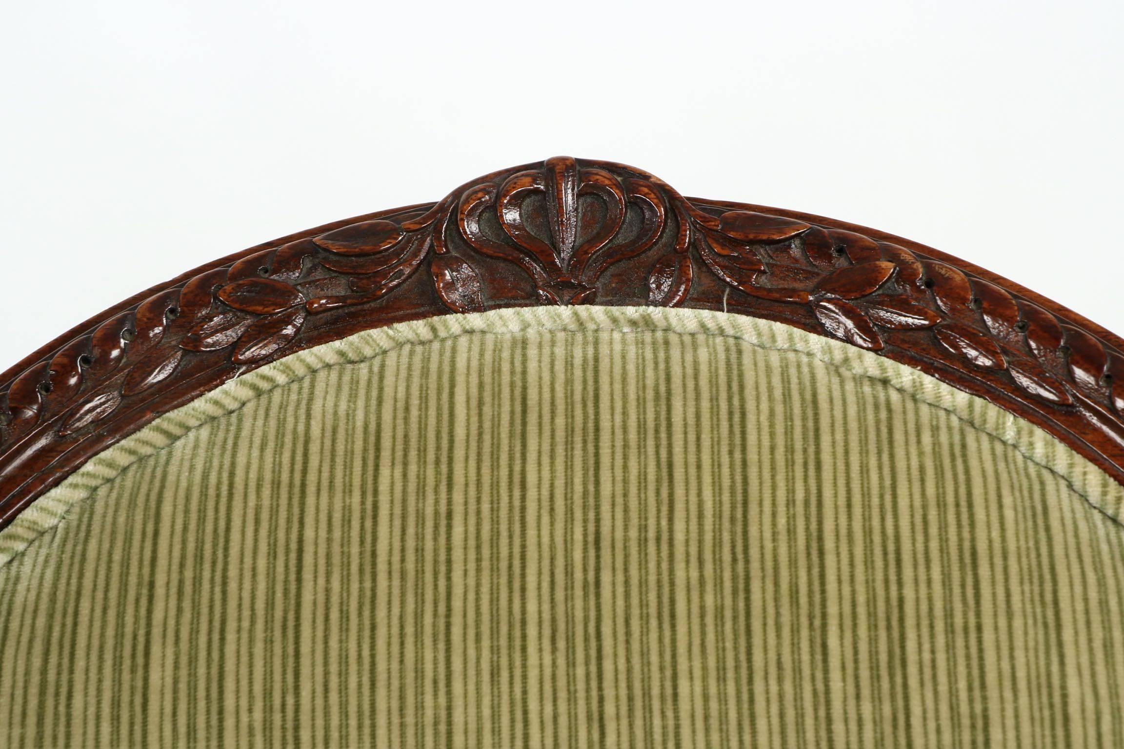 Fine Pair of George III Carved Mahogany Armchairs, Late 18th Century 1
