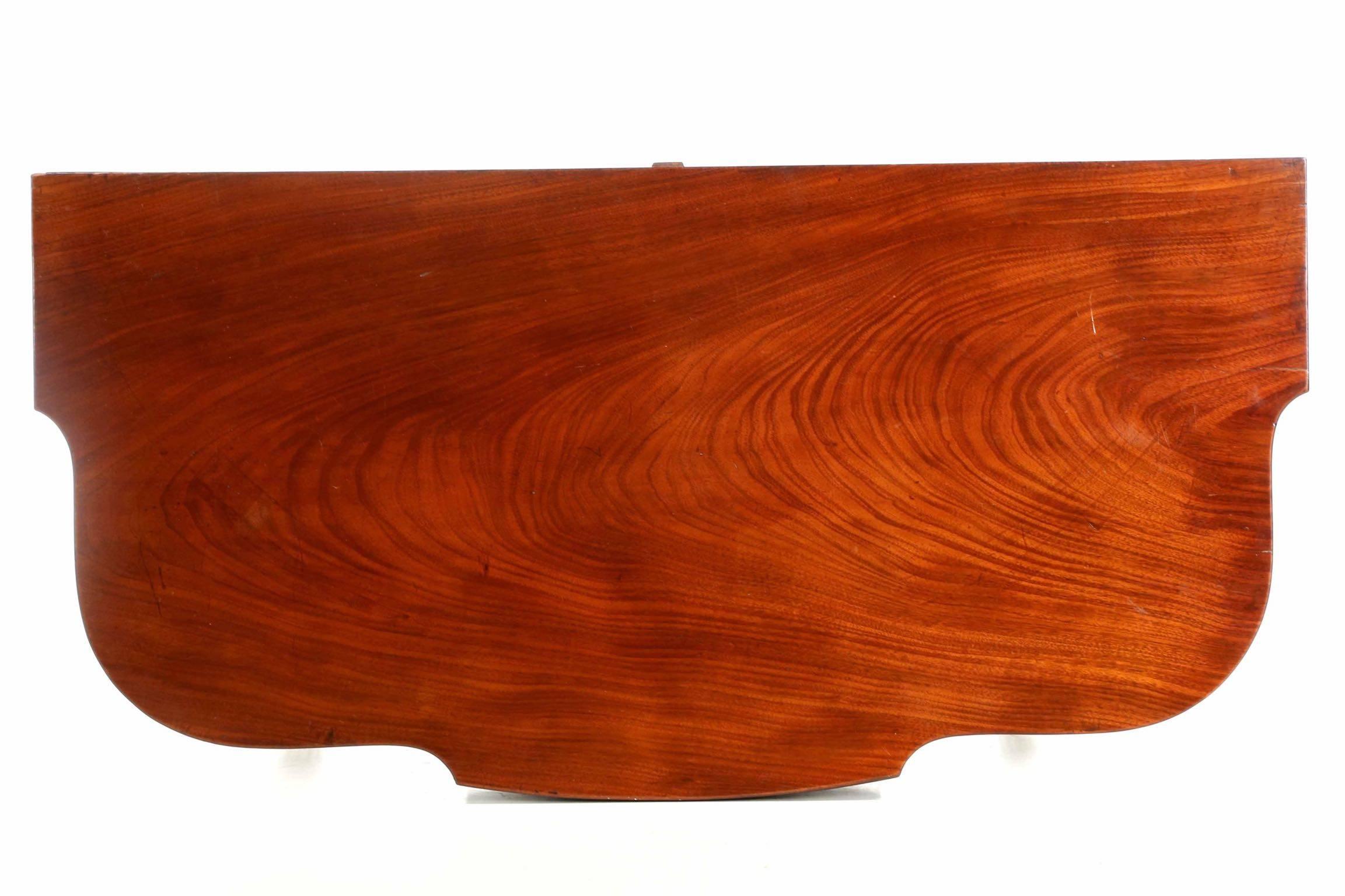 Fine American Federal Mahogany Card Table, Philadelphia, circa 1790-1815 1