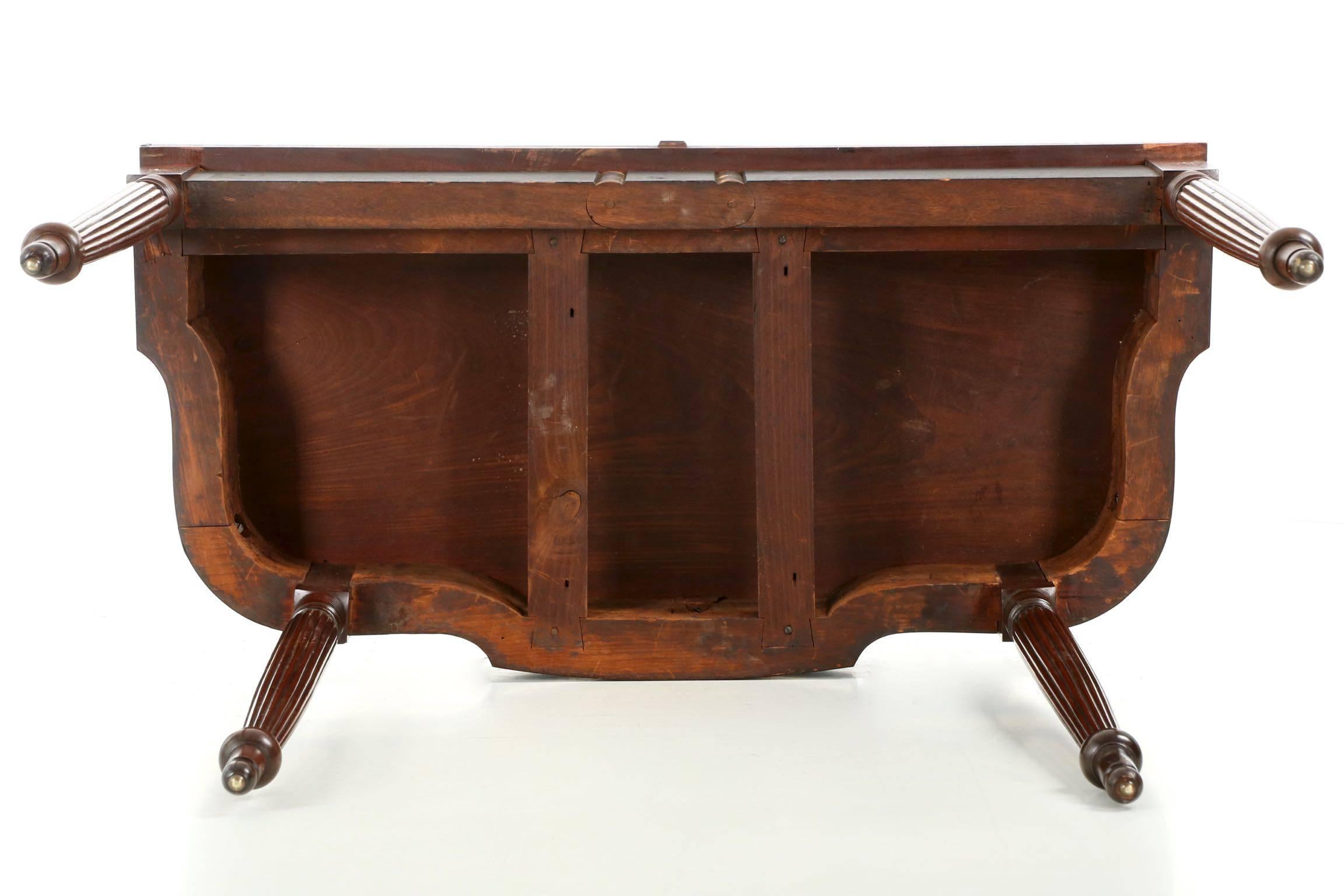 Fine American Federal Mahogany Card Table, Philadelphia, circa 1790-1815 4