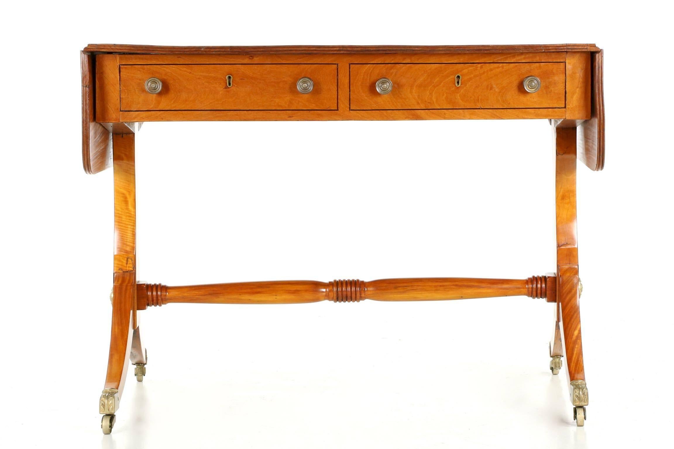 Superb English Regency Satinwood Sofa Table, circa 1810 In Good Condition In Shippensburg, PA