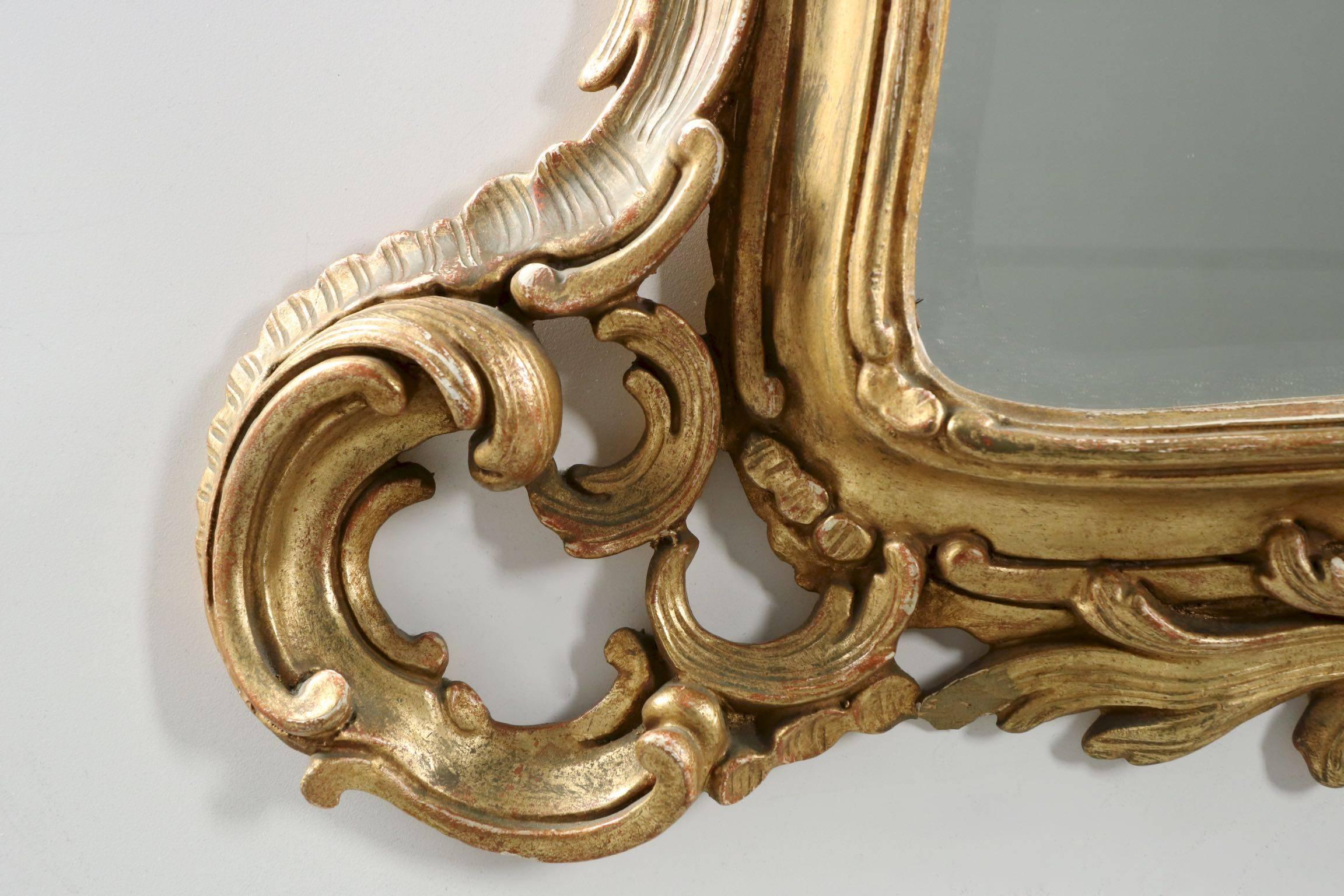 French Louis XV Style Carved Giltwood Wall Mirror, 20th Century 3