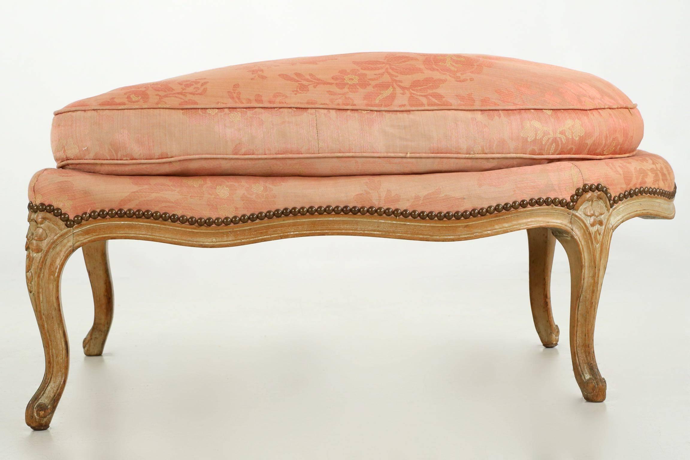 Fabric French Louis XV Style Worn Beechwood Chaise Longue, 19th Century